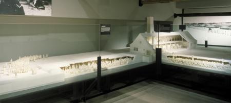maquette de la plus grande des chambres à gaz de birkenau.